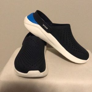 CROCS LightRide Clog: women’s size 8/men’s size 6